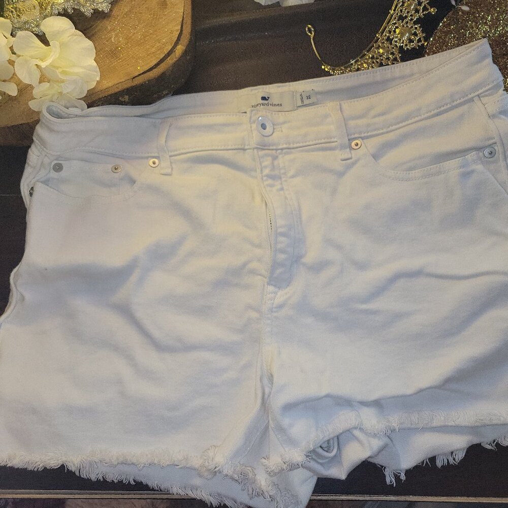 Vineyard Vines size 32